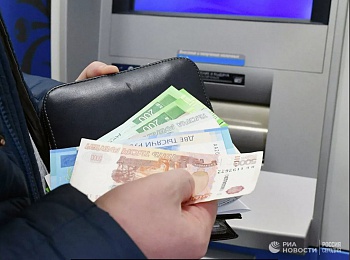Мишустин выделил более 12 млрд рублей на повышение зарплаты бюджетников